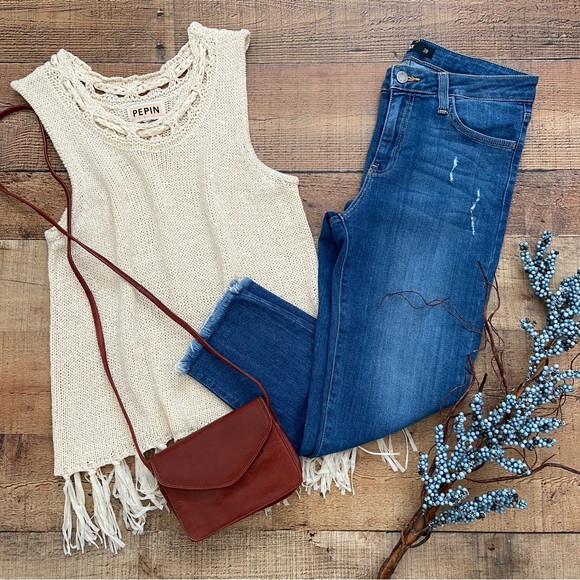 JUST BLACK Ancil Frayed Hem Short Jeans - Picture 5 of 11